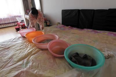 乐平楼上漏水，住户失联，小区没物管，业主维权难！律师来支招……